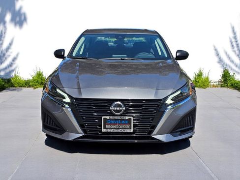 Used 2024 Nissan Altima 2.5 SV image 3