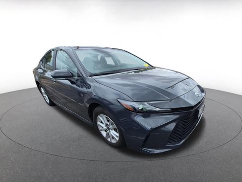 Used 2025 Toyota Camry LE image 1
