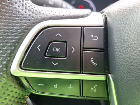 Used 2024 Toyota Sienna XLE Woodland Edition image 22