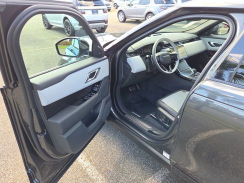 New 2026 Land Rover Range Rover Velar Dynamic SE image 10