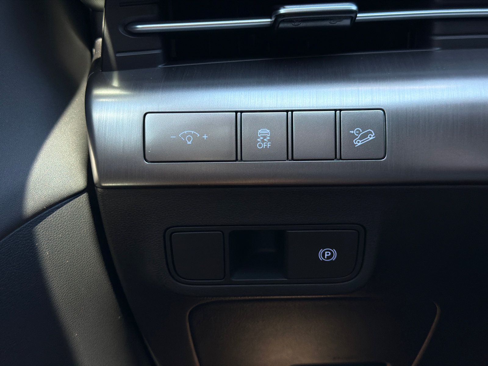 Certified 2026 Hyundai Kona SEL Premium FWD image 32