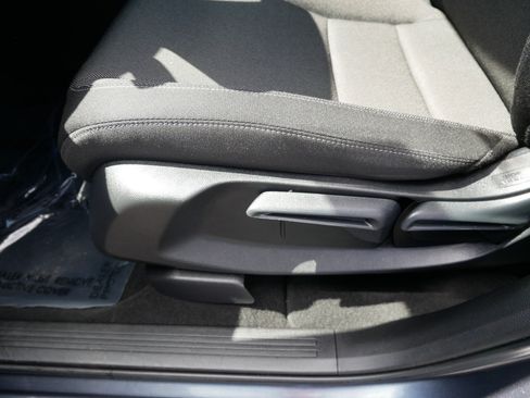 Used 2025 Honda CR-V LX image 20