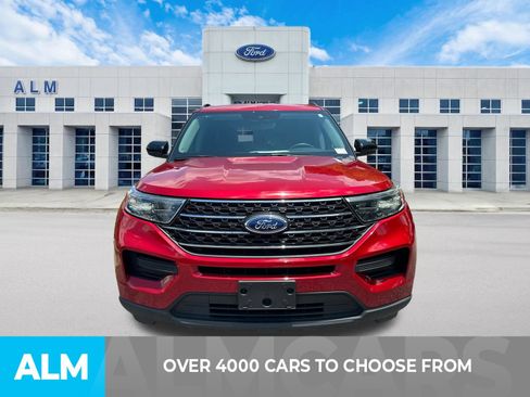Used 2024 Ford Explorer XLT RWD image 2