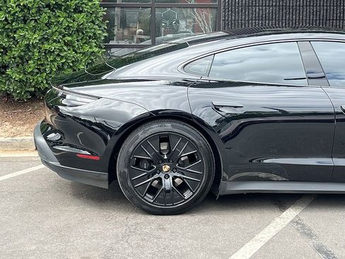 Used 2021 Porsche Taycan image 19