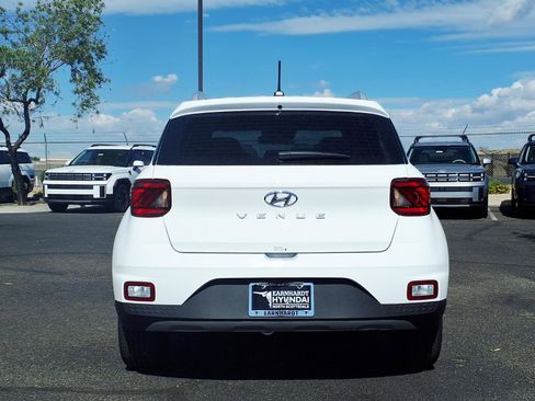 New 2026 Hyundai Venue SEL FWD image 5