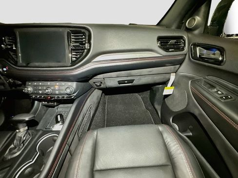 Used 2025 Dodge Durango GT AWD/4WD image 26