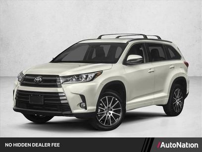 Used 2019 Toyota Highlander SE