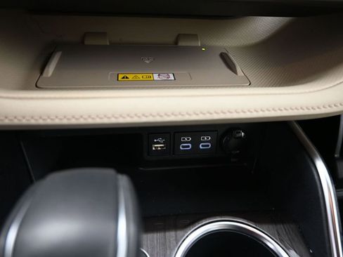 Used 2023 Toyota Highlander Platinum image 22
