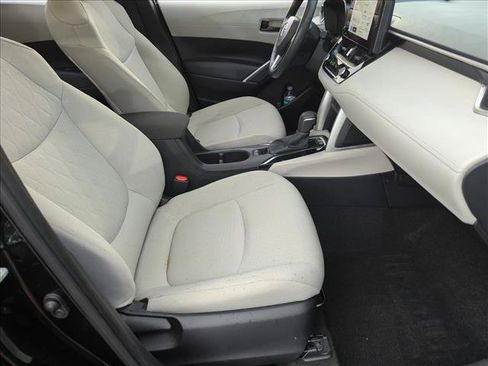 Used 2023 Toyota Corolla Cross LE w/ Moonroof Package FWD image 21