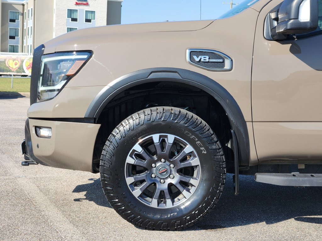 Used 2021 Nissan Titan PRO-4X w/ Pro-4x Convenience Package AWD/4WD image 6