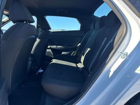 Used 2025 Hyundai Elantra Sport image 15