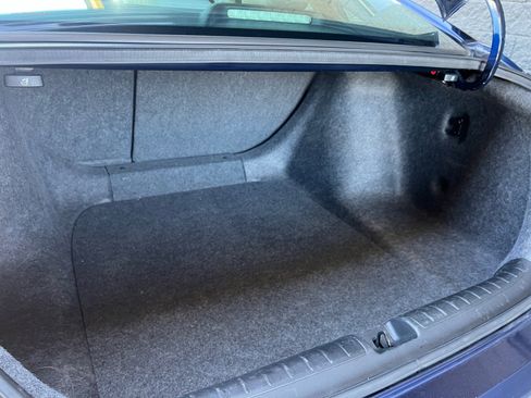 Used 2018 Honda Accord Touring image 19