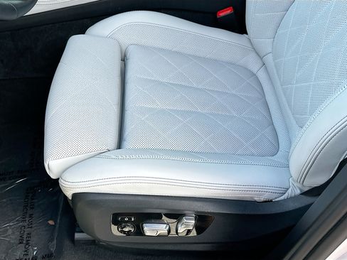 Used 2025 BMW X5 sDrive40i w/ Executive Package RWD image 20