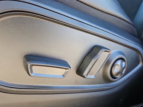 New 2025 Jeep Grand Cherokee Altitude image 14