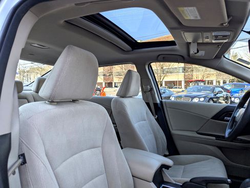 Used 2015 Honda Accord EX image 35