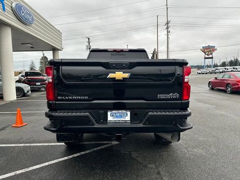 Used 2023 Chevrolet Silverado 2500 High Country w/ Z71 Off-Road Package image 4