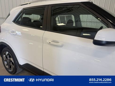 Used 2026 Hyundai Venue SEL FWD image 12