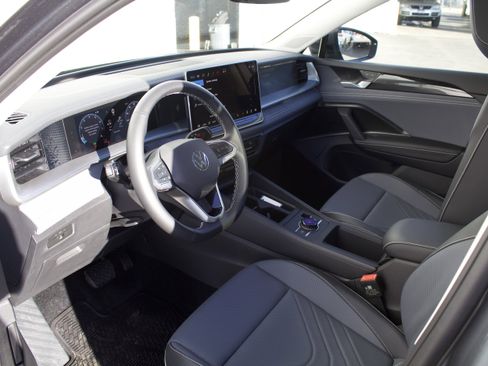 New 2026 Volkswagen Tiguan SE AWD/4WD image 10