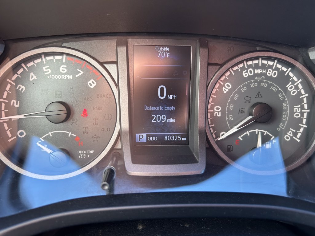 Used 2017 Toyota Tacoma TRD Off-Road AWD/4WD image 11