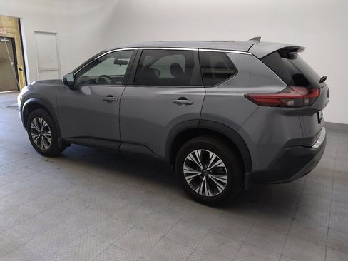 Used 2023 Nissan Rogue SV image 3