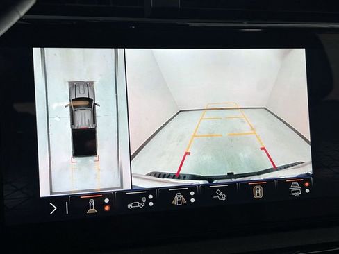 Certified 2025 GMC Sierra 2500 AT4 w/ Technology Package image 15