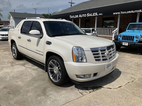 Used 2013 Cadillac Escalade EXT Premium AWD/4WD image 1