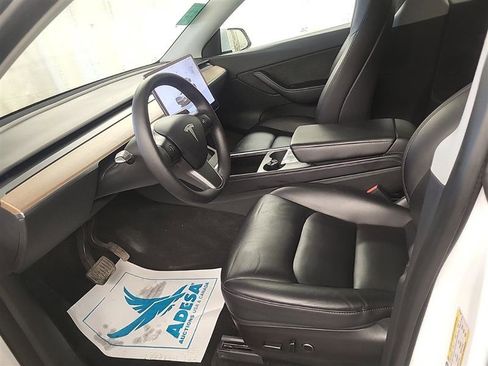Used 2022 Tesla Model Y Long Range image 8