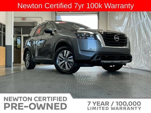 Used 2025 Nissan Pathfinder SL AWD/4WD image 28