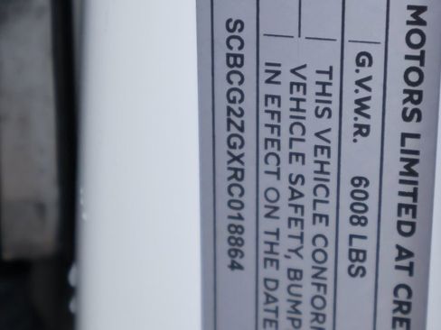 Used 2024 Bentley Continental GT V8 image 32