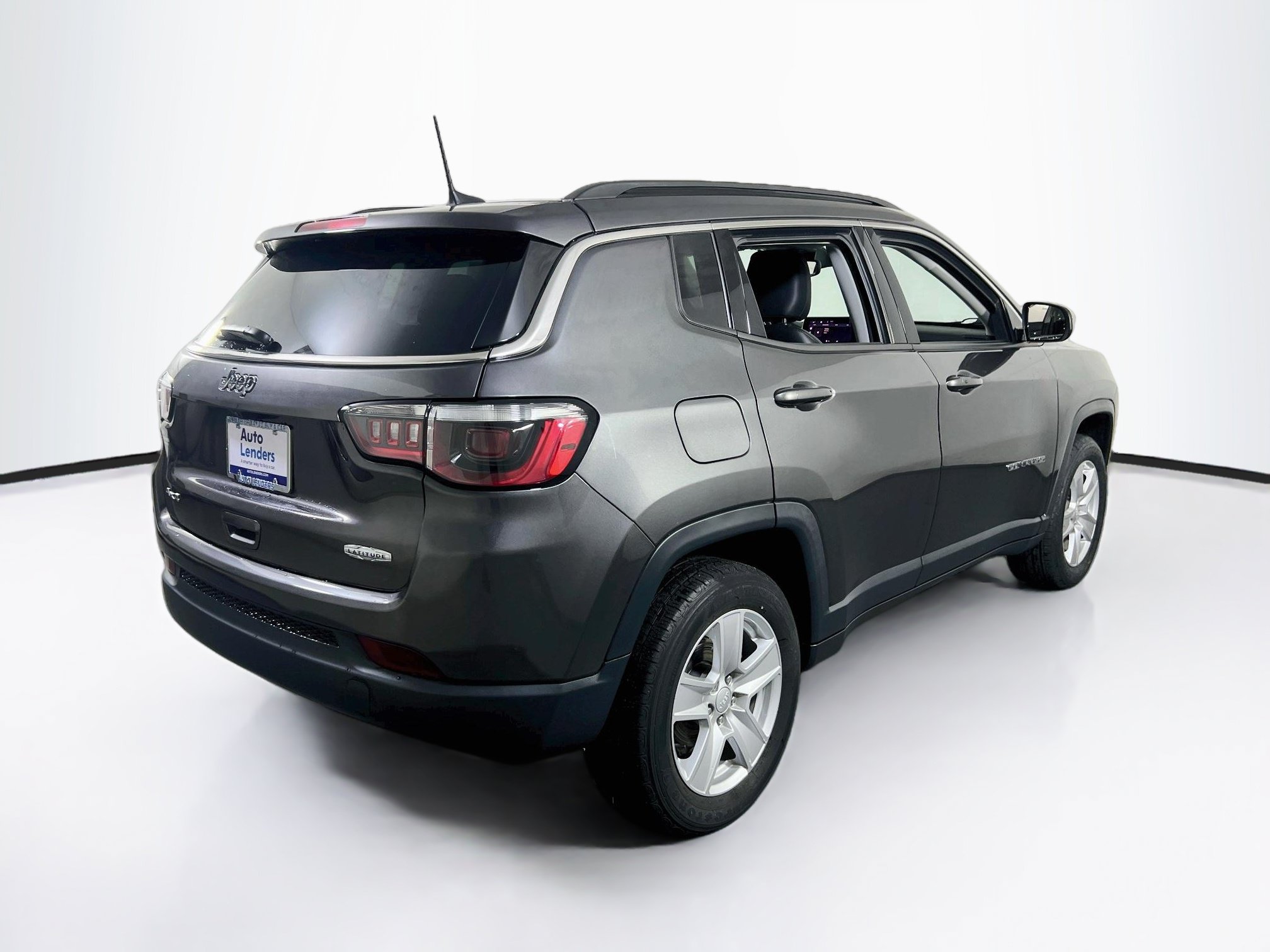 Used 2022 Jeep Compass Latitude w/ Convenience Group AWD/4WD image 5