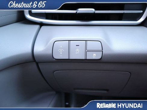 Certified 2024 Hyundai Elantra SE FWD image 30