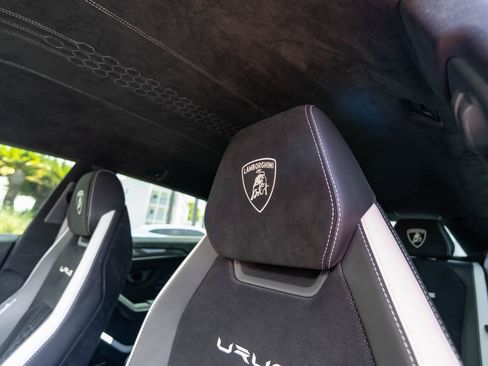 Used 2024 Lamborghini Urus Performante AWD/4WD image 19