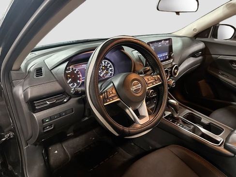 Used 2021 Nissan Sentra SV w/ Trunk Package image 10