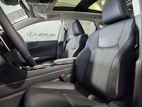 Used 2025 Lexus NX 350h AWD w/ Premium Package image 15