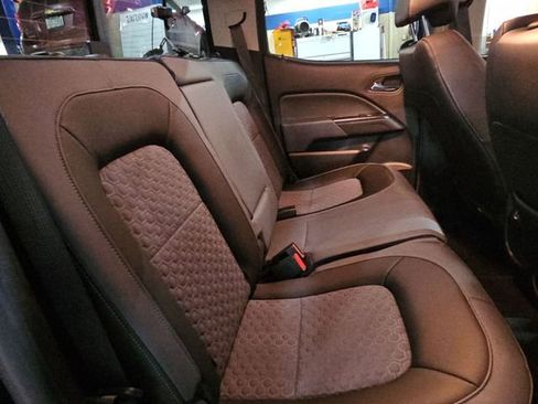 Used 2021 Chevrolet Colorado Z71 w/ Z71 Midnight Edition image 24