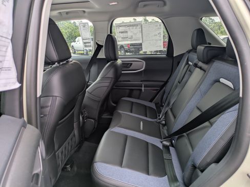 Used 2025 Ford Bronco Sport Outer Banks w/ Outer Banks Tech Package+ AWD/4WD image 13
