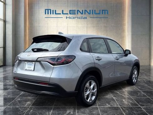Used 2023 Honda HR-V LX image 5