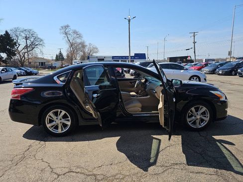 Used 2013 Nissan Altima 2.5 SL w/ Technology Pkg FWD image 29