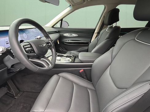 Certified 2026 Genesis GV70 2.5T AWD/4WD image 18