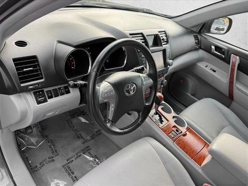 Used 2010 Toyota Highlander Limited image 10