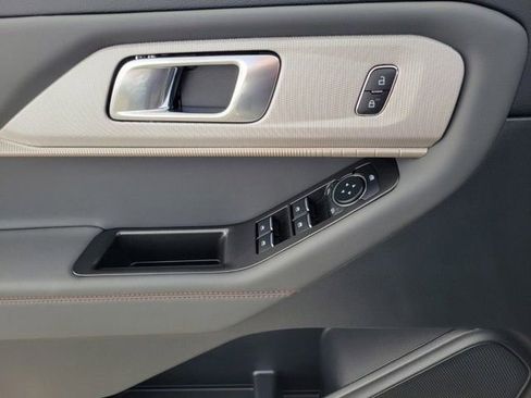 New 2026 Ford Explorer Active image 16