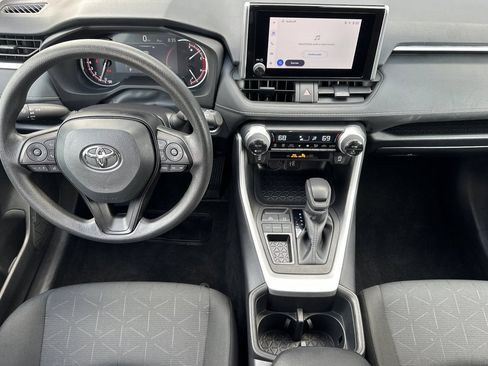 Used 2025 Toyota RAV4 XLE FWD image 15