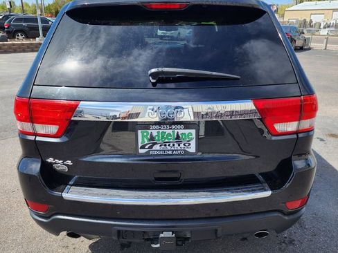 Used 2013 Jeep Grand Cherokee Overland w/ Mopar Chrome Edition Group AWD/4WD image 5