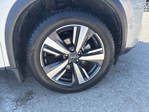 Used 2022 Nissan Rogue SL w/ SL Premium Package image 38