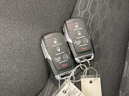 New 2026 RAM 1500 4x4 Crew Cab image 32