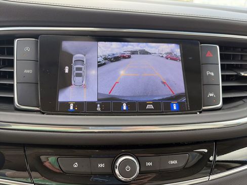 Used 2024 Buick Enclave Avenir image 20