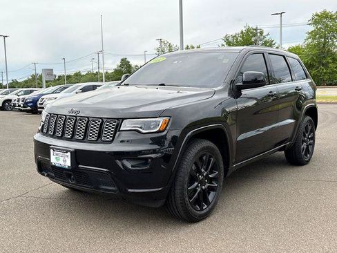 Certified 2022 Jeep Grand Cherokee Laredo X AWD/4WD image 5