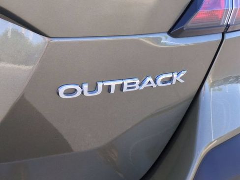 Used 2025 Subaru Outback Limited AWD/4WD image 11
