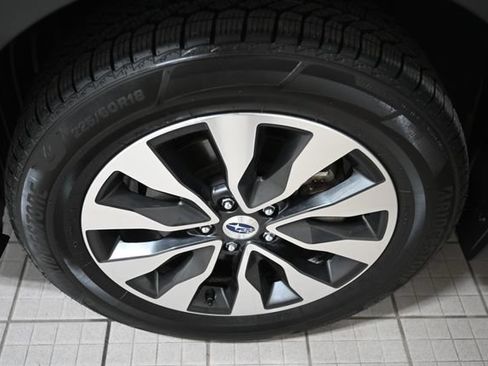 Certified 2025 Subaru Outback Touring XT AWD/4WD image 18