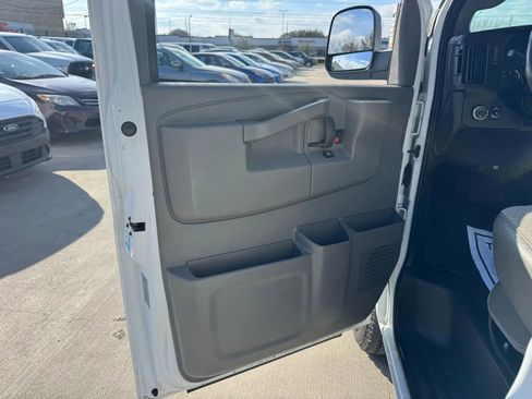 Used 2020 Chevrolet Express 3500 LS image 20